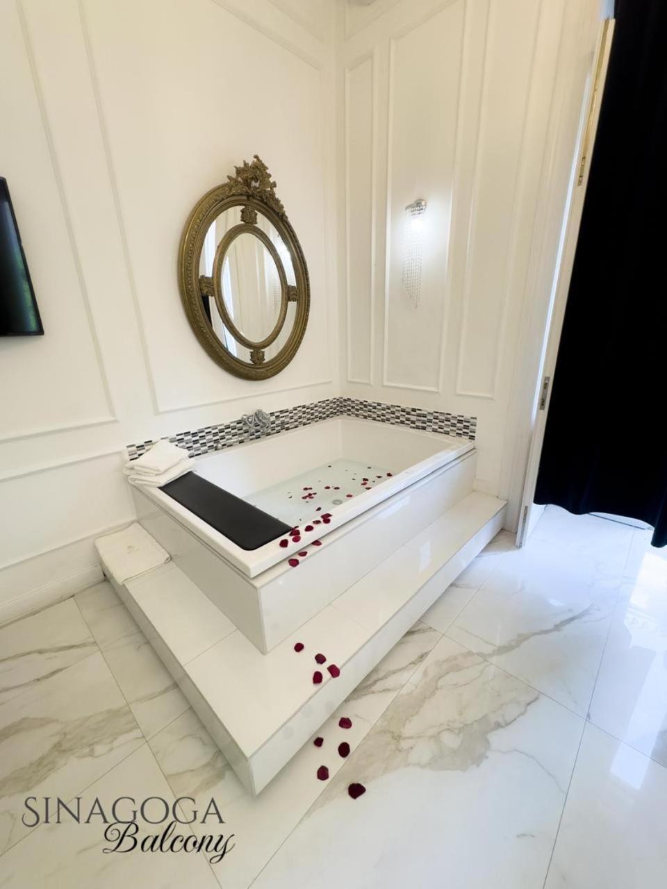 Jacuzzi Sinagoga View Apartment บูดาเปสต์ ภายนอก รูปภาพ